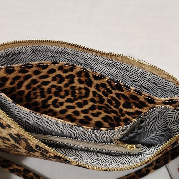Jen & Co Riley Leopard Print Handbag Crossbody Strap Wristlet Vegan Leather NWT - Picture 7 of 16